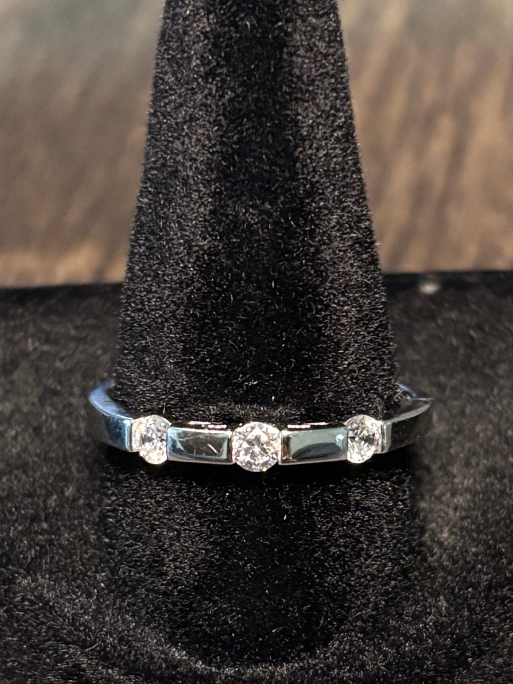 Sterling Silver Simple 3 Stone Band Women’s Ring Size 10
